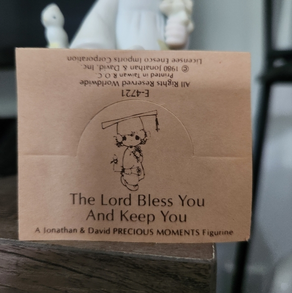 Precious Moments "The Lord Bless You And Keep You" Girl Graduation Figurine - Picture 3 of 4